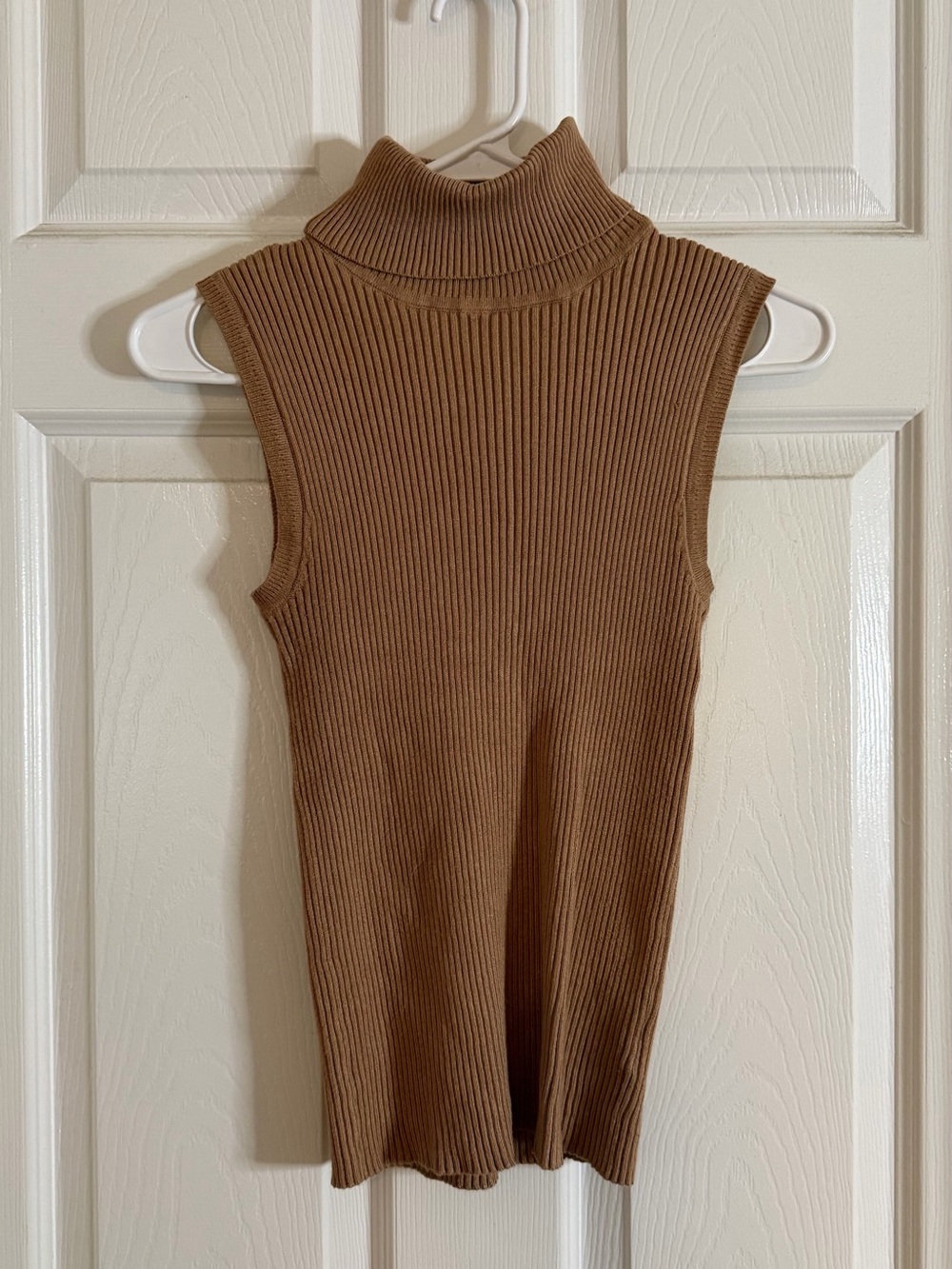 Ribbed Sleeveless Turtleneck Tank Top - Brown